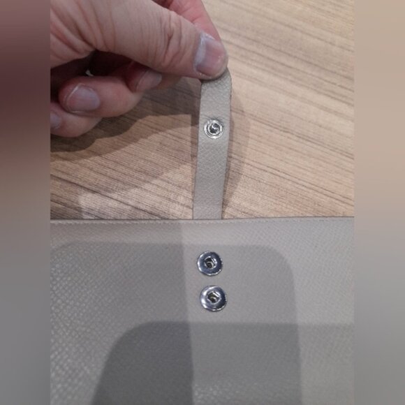 Celine - LARGE STRAP WALLET IN GRAINED CALFSKIN in Light Taupe - Picture 12 of 16